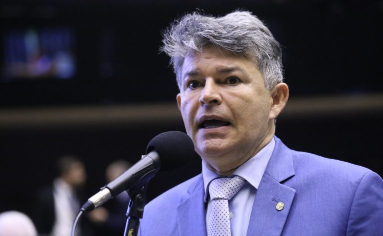 Comissão aprova receita médica obrigatória para antibióticos veterinários