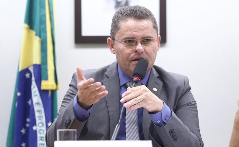 Comissão aprova reembolso federal a estados por custos com presos da Justiça Federal