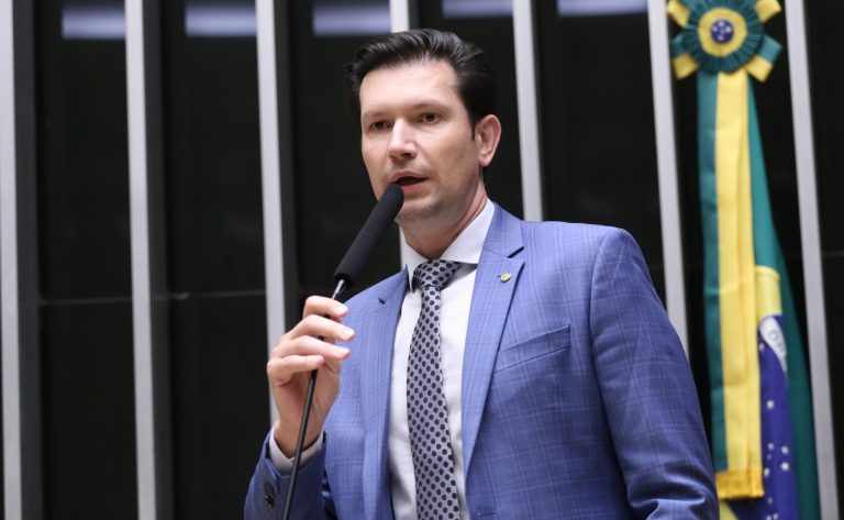 Comissão aprova regras nacionais para proteger trabalhadores ambulantes