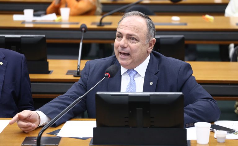 Comissão aprova regras para blindagem de tetos solares com proteção parcial