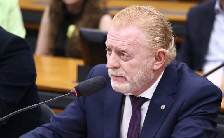 Comissão aprova regras para facilitar voluntariado em calamidades públicas