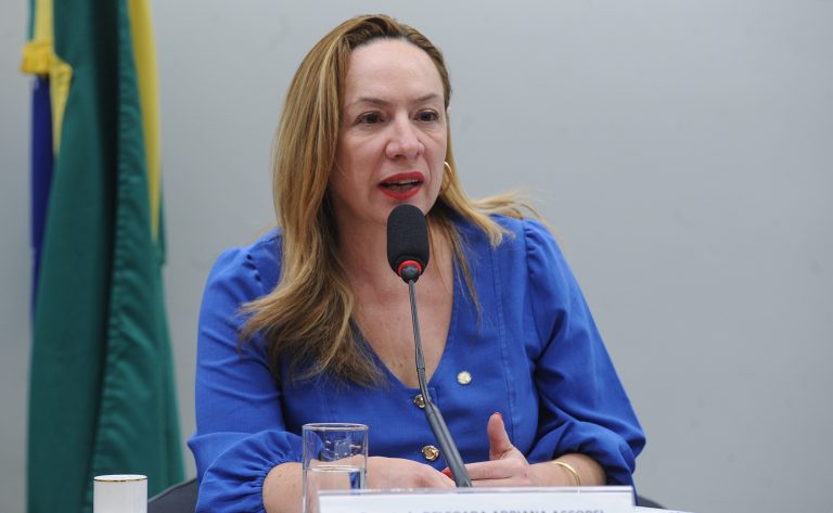 Comissão aprova regras para proteger mulheres em audiências judiciais