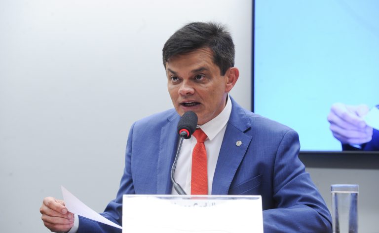 Comissão aprova relatório que pede prazo para incentivos fiscais de R$ 333 bi