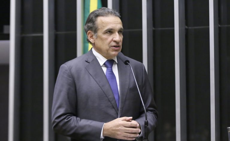 Comissão aprova subcategorias C1 e D1 para facilitar habilitação de jovens