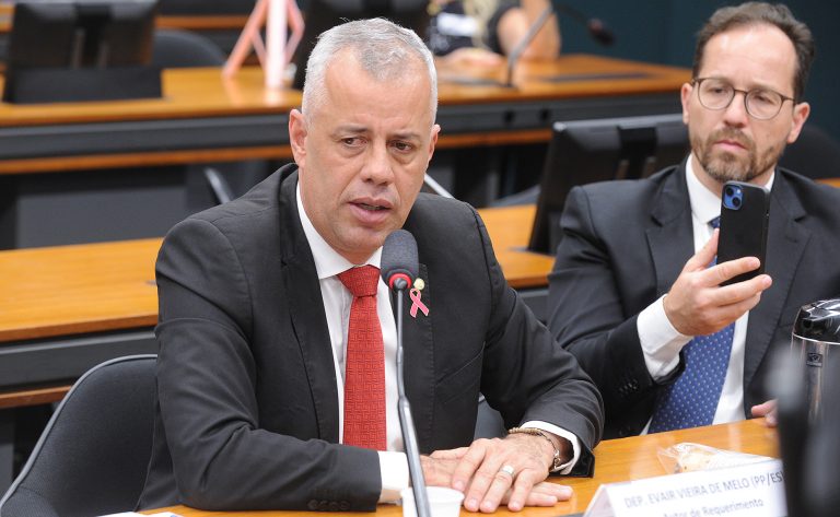 Comissão aprova suspensão de financiamentos rurais em RR por seca e incêndios