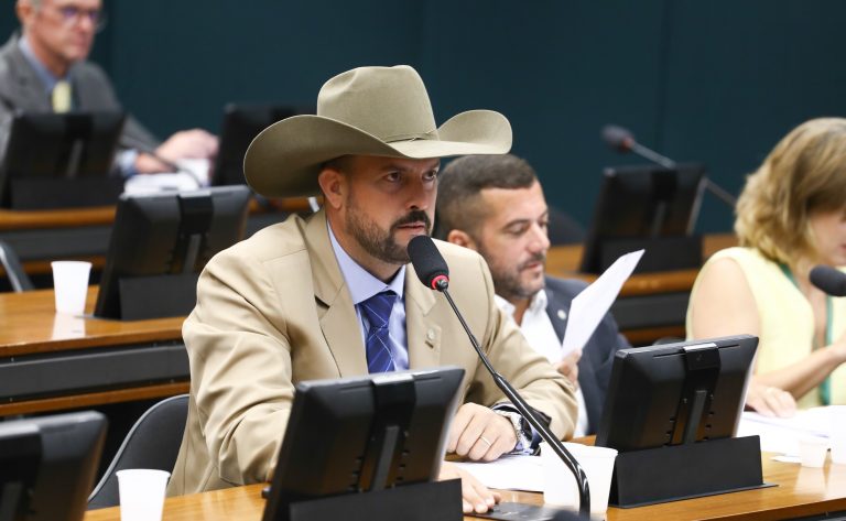 Comissão aprova troca de faróis originais por lâmpadas LED em veículos