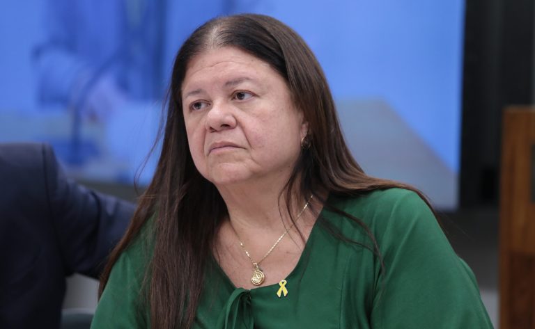 Comissão aprova vagas gratuitas no Sistema S para vítimas de violência doméstica