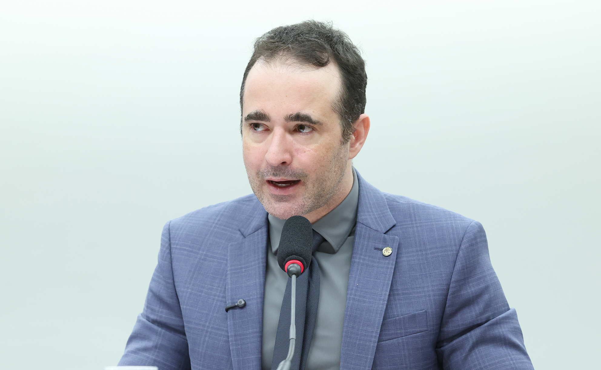 Comissão da Câmara aprova auxílio de R$ 600 para mães atípicas
