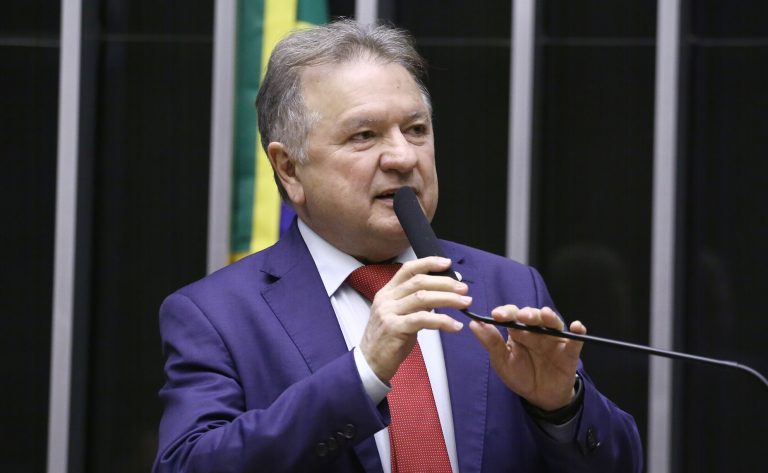 Comissão da Câmara aprova destinação de imóveis da União para reforma agrária e habitação popular