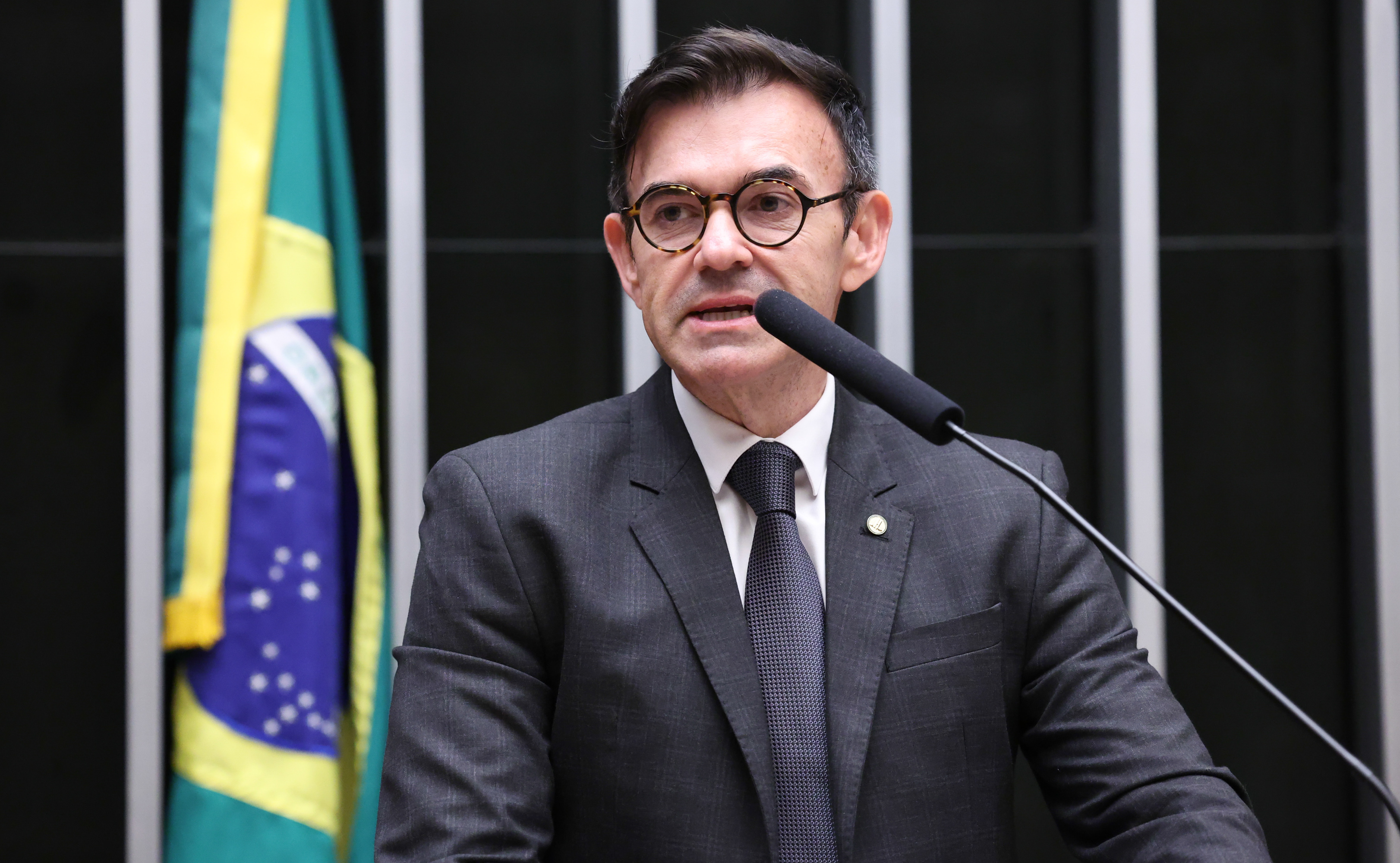 Comissão da Câmara aprova diretrizes para atendimento de autistas em crises