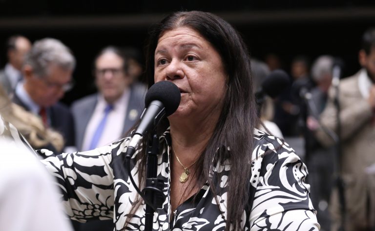 Comissão da Câmara aprova equiparação do lúpus à deficiência para fins legais