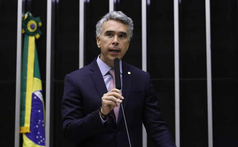 Comissão da Câmara aprova estímulo à monitoria no ensino médio