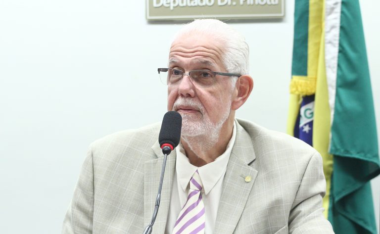 Comissão da Câmara aprova inclusão da espiritualidade como fator de saúde