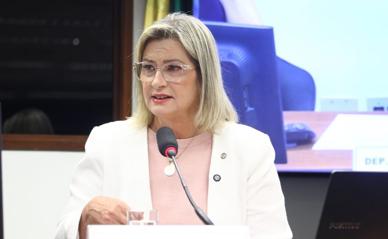 Comissão da Câmara aprova política nacional de valorização da mulher rural