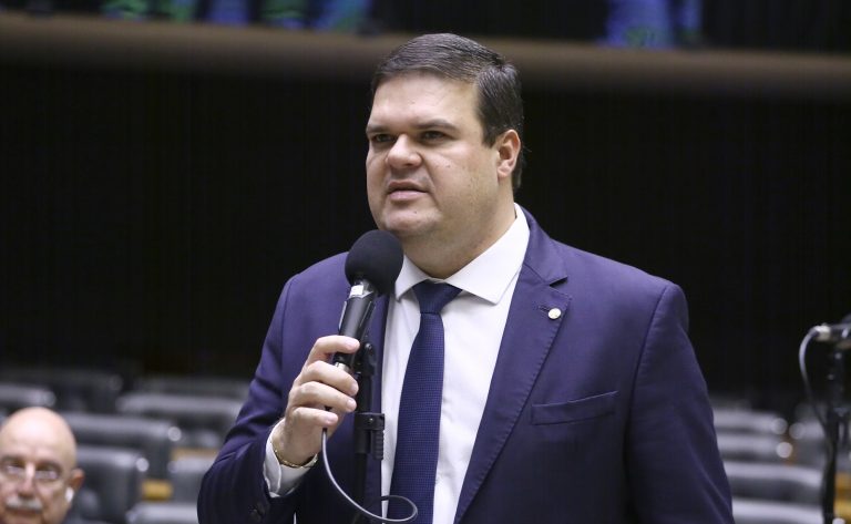 Comissão da Câmara aprova proteção contra violência a profissionais de enfermagem no SUS