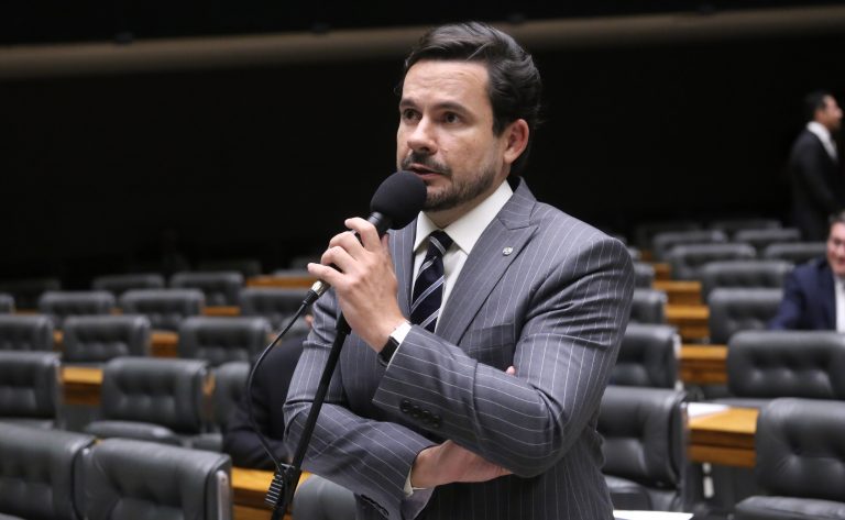 Comissão da Câmara debate ameaças criminosas ao setor de telecomunicações