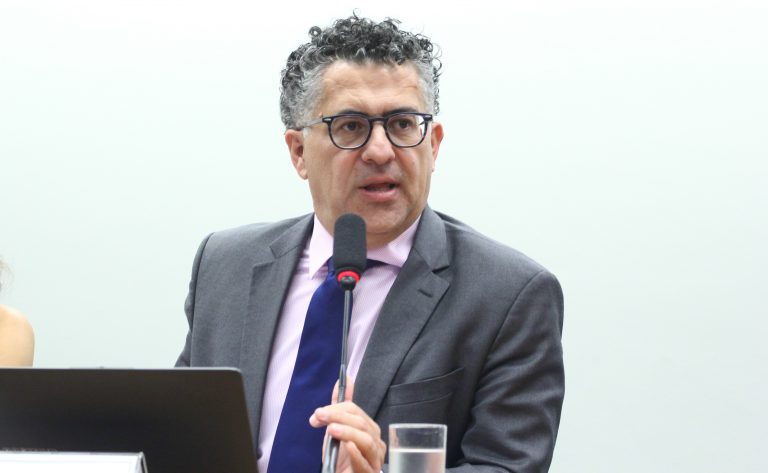 Comissão da Câmara debate compensação empresarial para fim da escala 6x1