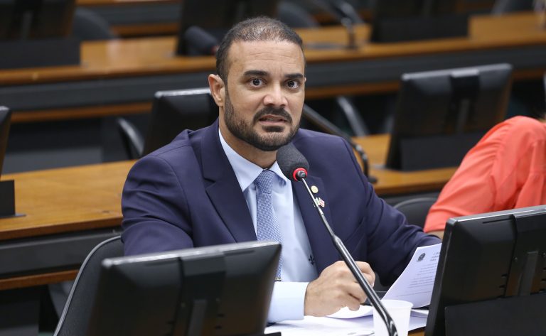 Comissão da Câmara debate condições de trabalho de seguranças privados