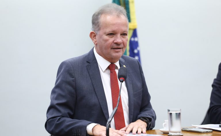 Comissão da Câmara debate futuro do Programa Espacial Brasileiro com AEB