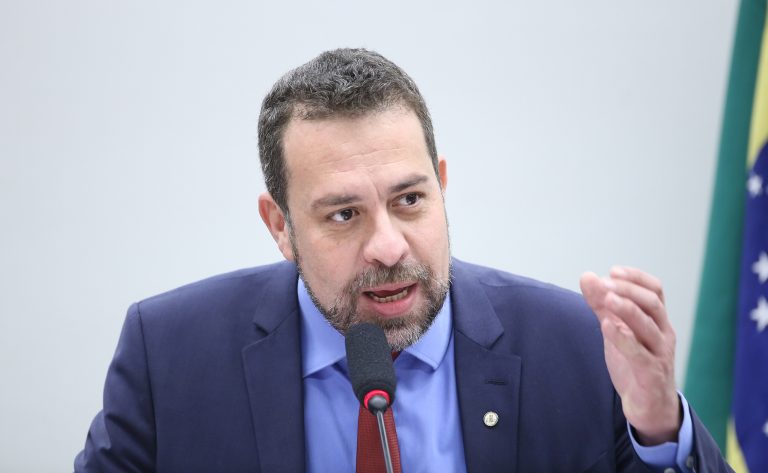 Comissão da Câmara debate hoje redução da jornada e fim da escala 6x1
