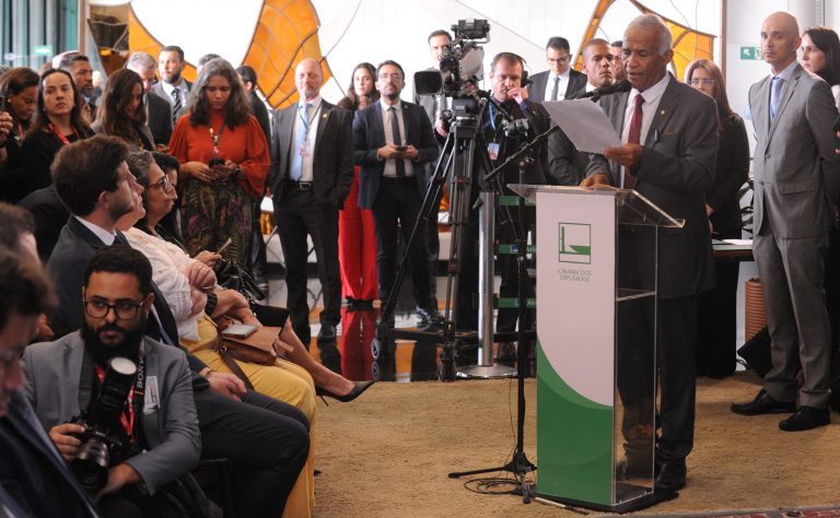 Comissão da Câmara entrega 1º Prêmio Eduardo Campos de Excelência em Gestão