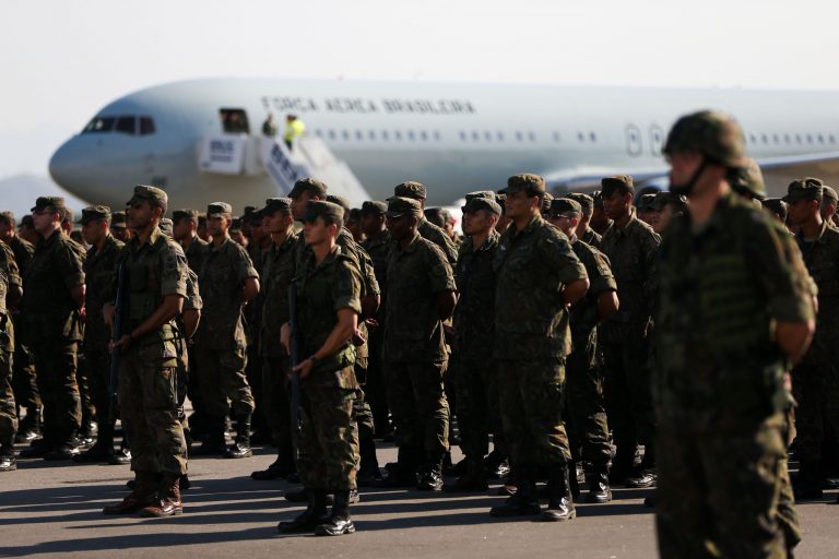 Comissão debate custos para promoção de sargentos da Aeronáutica a suboficial