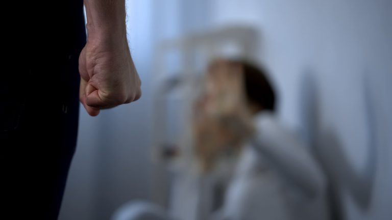 Comissão debate Lei do Feminicídio e violência econômica contra mulher