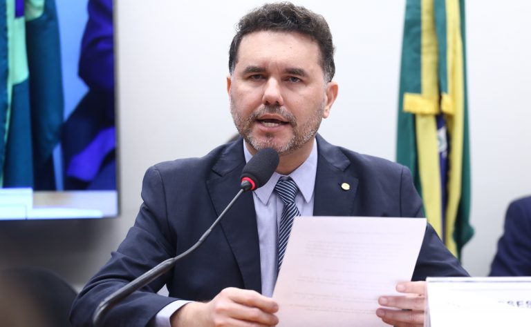 Comissão especial vota novo Plano Nacional de Educação nesta terça-feira