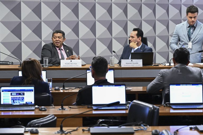 Comissão mista analisa MP que muda regras do seguro-defeso para pescadores