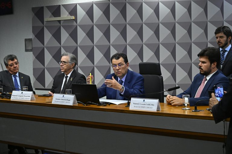 Comissão mista da MP do setor elétrico elege Eduardo Braga presidente e define relator