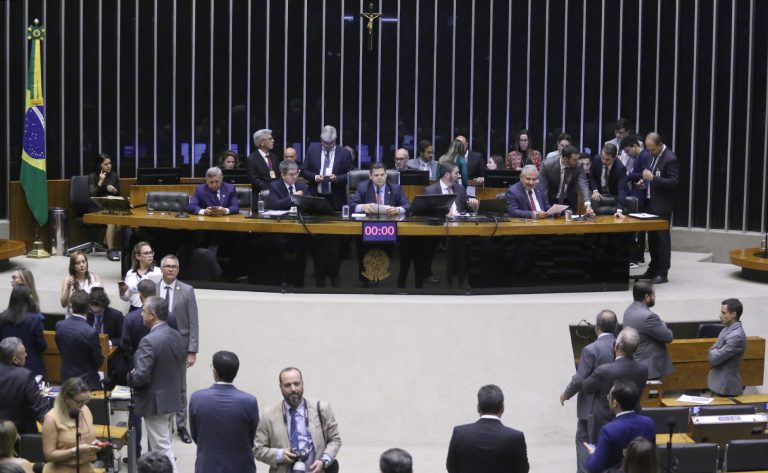 Congresso analisa 70 vetos presidenciais em sessão conjunta nesta quinta