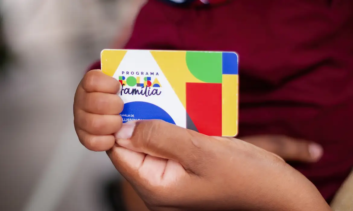 Congresso analisa liberação de R$ 42,2 bilhões para Previdência e Bolsa Família em 2025