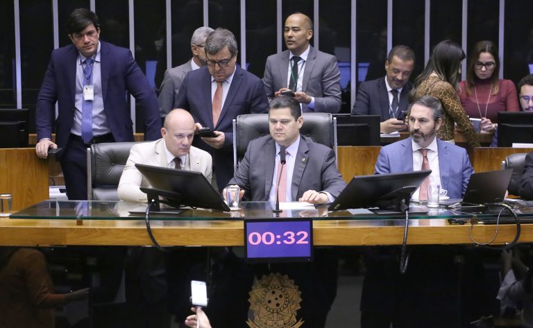 Congresso aprova LDO 2026 com meta de superávit de R$ 34,3 bilhões