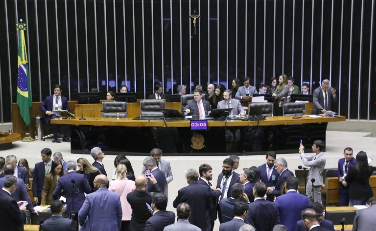 Congresso aprova R$ 34,3 bi para benefícios previdenciários e Bolsa Família