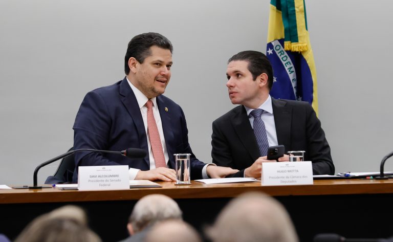 Congresso debate revisão de benefícios fiscais de R$ 800 bilhões anuais em seminário