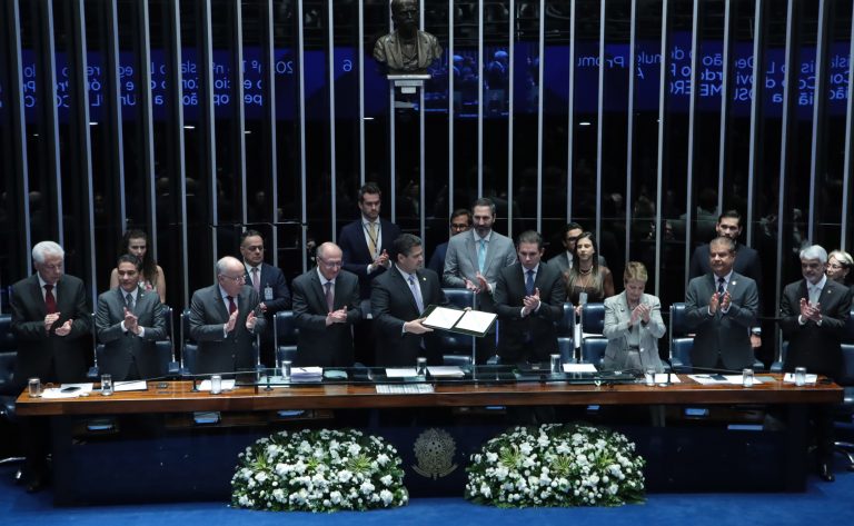 Congresso promulga acordo Mercosul-UE após 26 anos de negociações