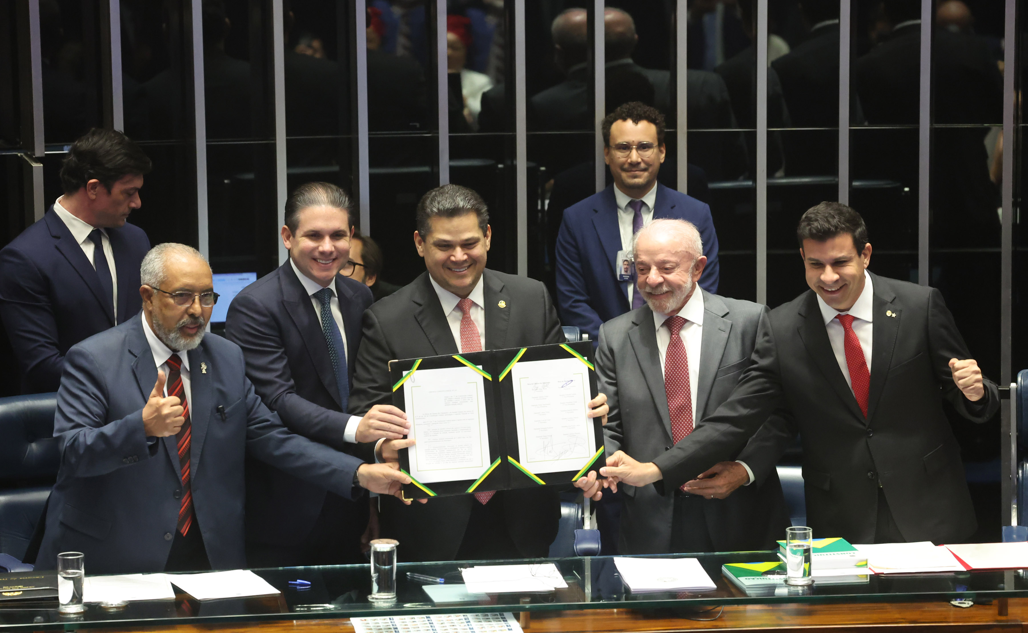 Congresso promulga aposentadoria especial para agentes de saúde e endemias