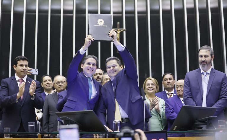 Congresso promulga EC 136 com novas regras para pagamento de precatórios e refinanciamento previdenciário