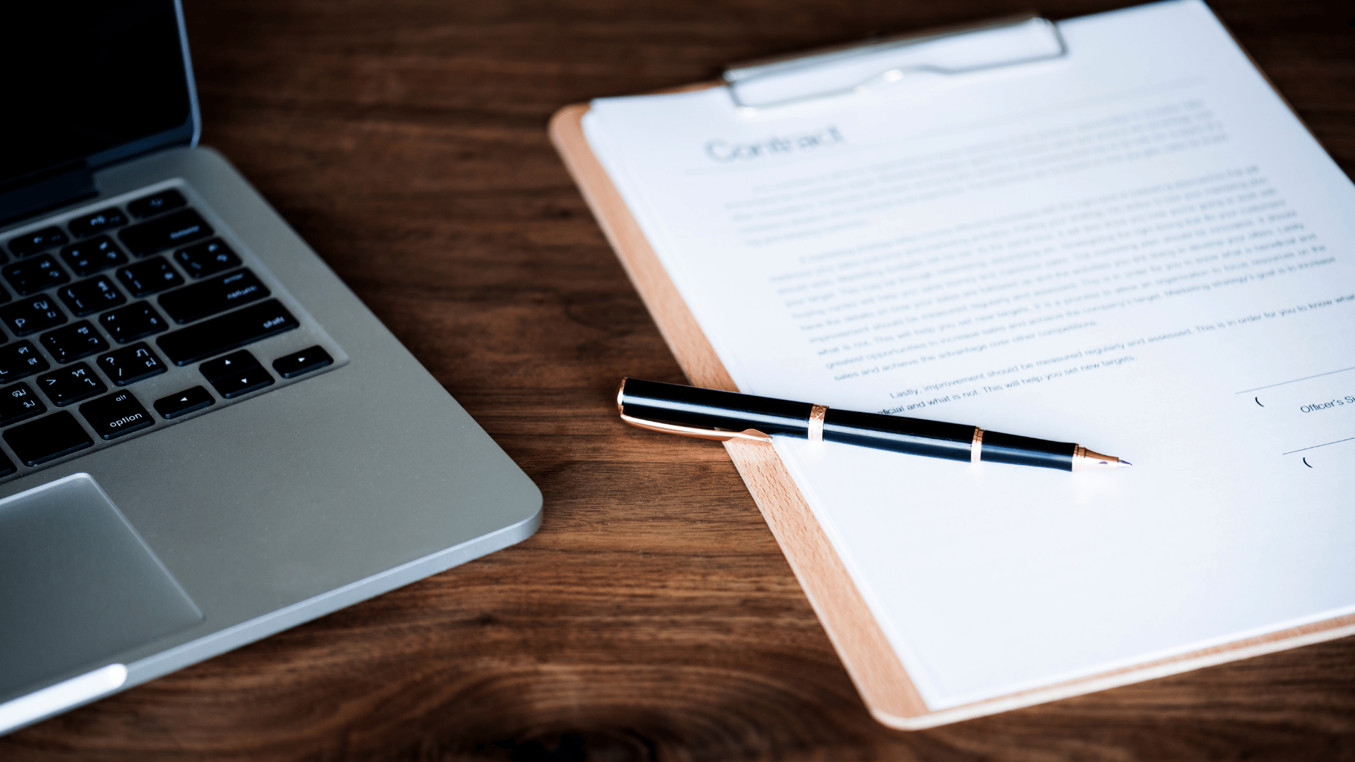 Contratos de influenciadores: o jurídico por trás de uma simples “publi”