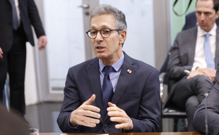 CPMI do INSS convoca Romeu Zema e rejeita ouvir Lulinha e Jorge Messias