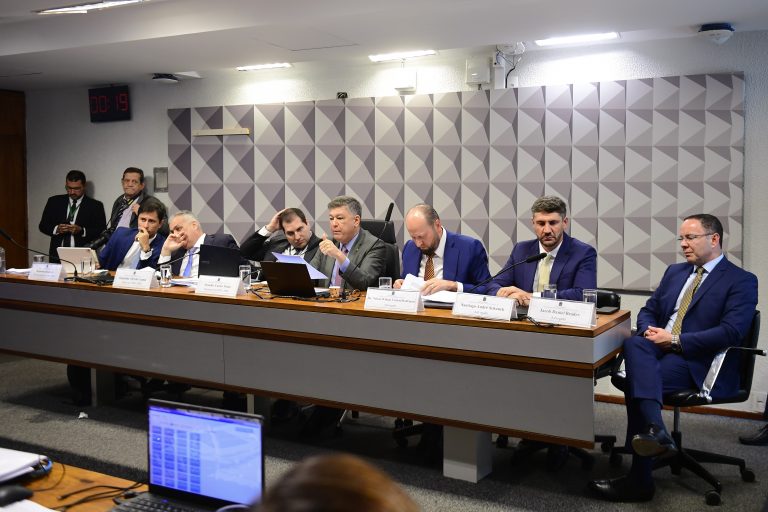 CPMI do INSS intensifica investigação sobre fraudes de R$ 6 bilhões