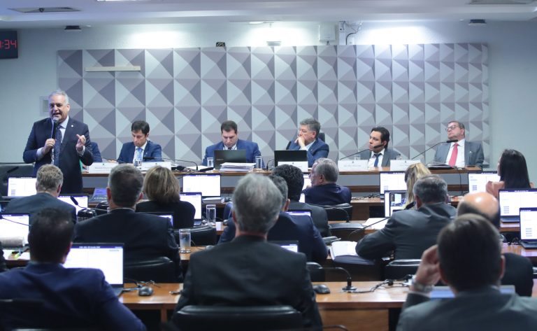 CPMI do INSS ouve Eric Fidelis sobre movimentação de R$ 10,4 milhões