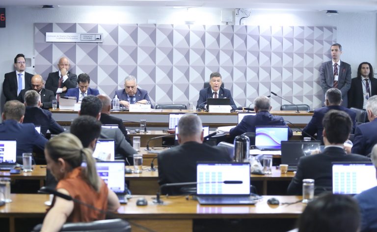 CPMI do INSS ouve representante da Conafer suspeita de receber R$ 100 mi