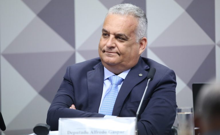 CPMI vota quebra de sigilo bancário de Lulinha, filho do presidente