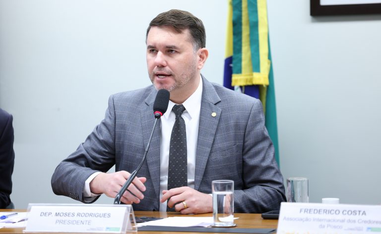 Credores cobram solução para calote de R$ 1 bi da construtora sul-coreana Posco