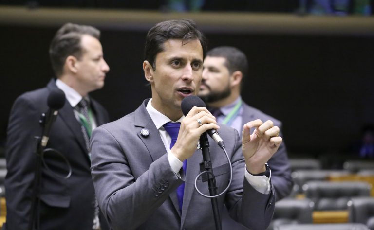 Deputado critica decreto de educação inclusiva e defende escolas especializadas