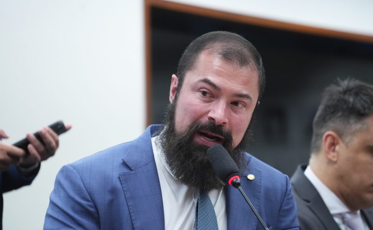 Deputados pedem responsabilização de Lewandowski por faltar a audiências