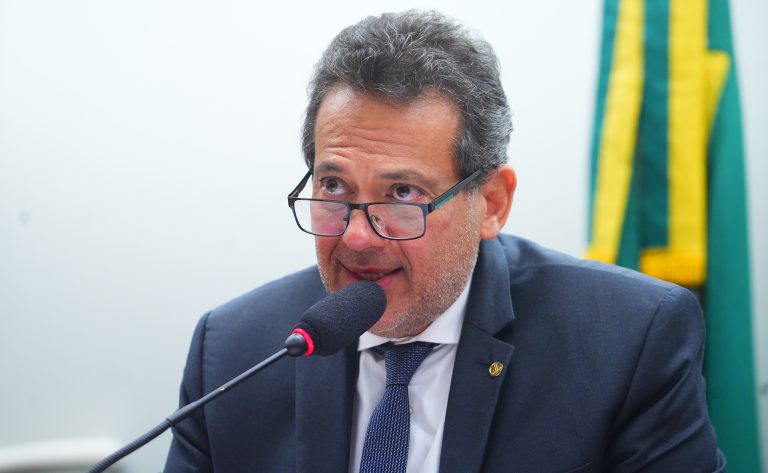 Especialistas criticam corte linear de 10% em isenções fiscais e defendem análise individualizada