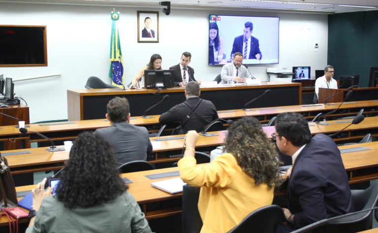 Especialistas defendem Imposto Seletivo alto para reduzir consumo de cigarros