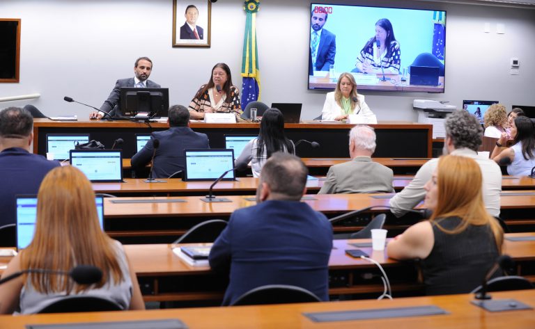 Especialistas divergem sobre método ABA para autismo no SUS